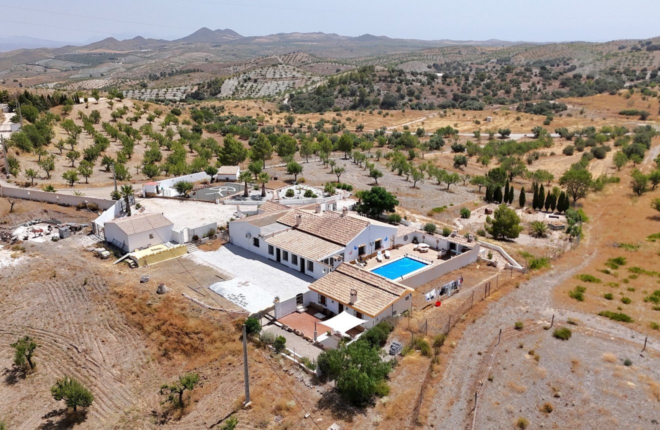 Resale - Cortijo -
Velez-Rubio