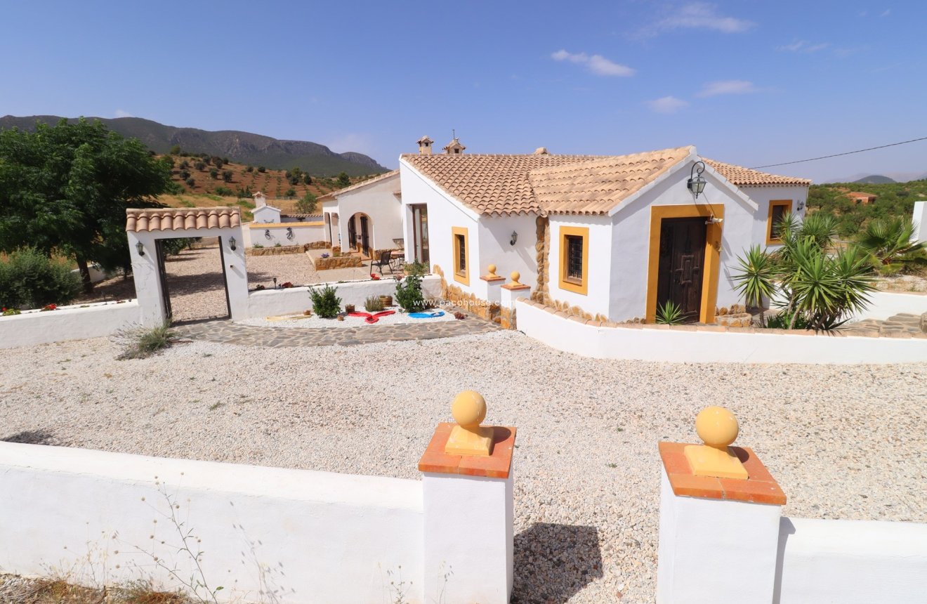 Resale - Cortijo -
Velez-Rubio