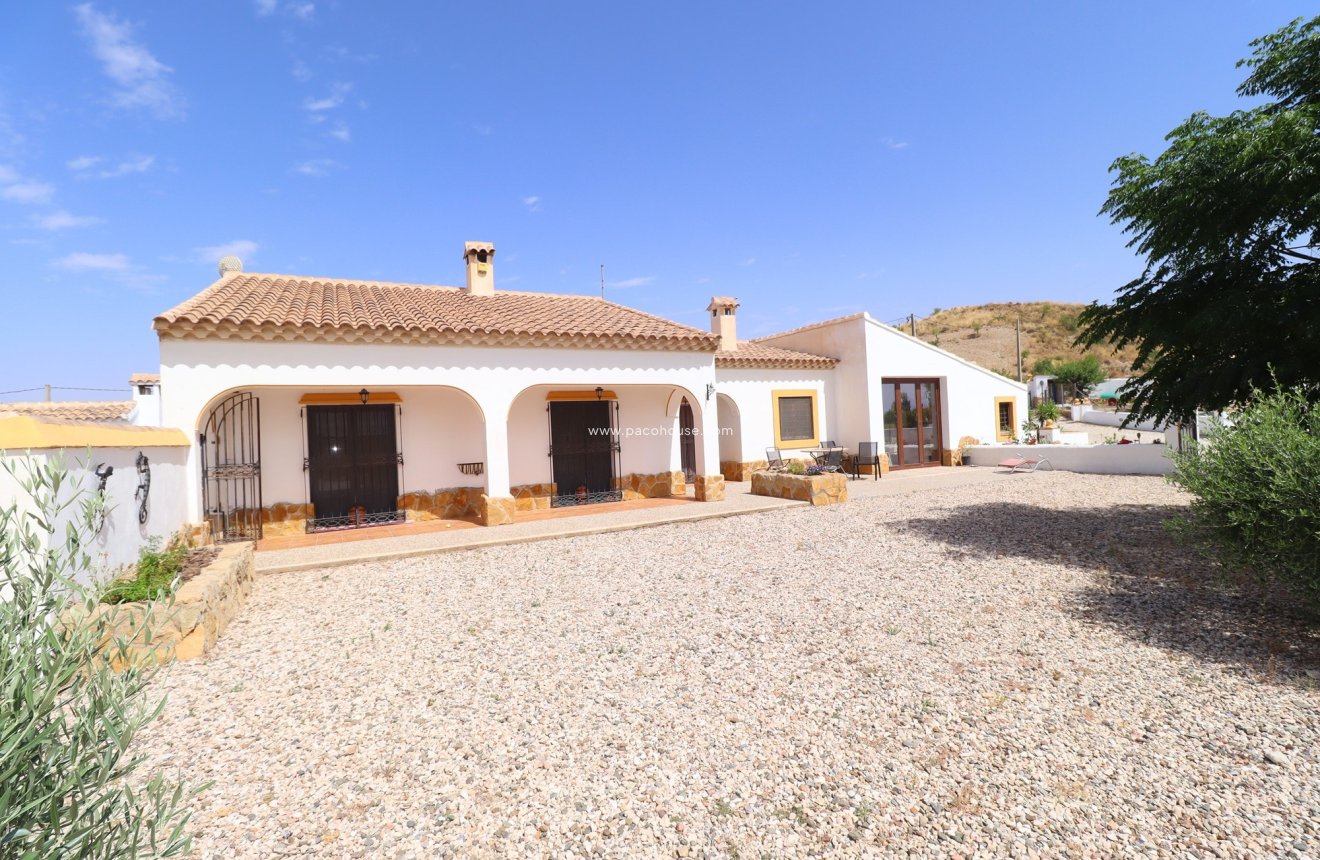Resale - Cortijo -
Velez-Rubio