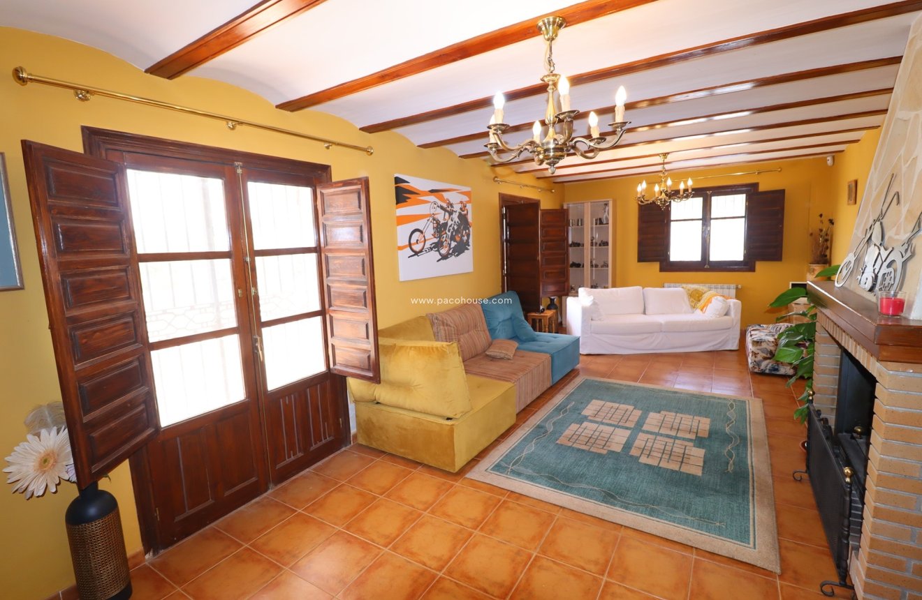 Resale - Cortijo -
Velez-Rubio