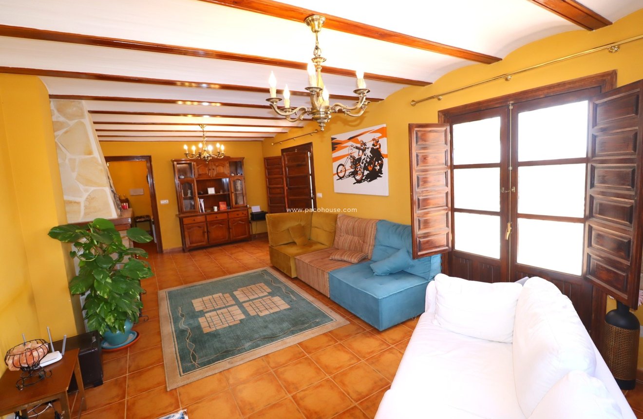 Resale - Cortijo -
Velez-Rubio