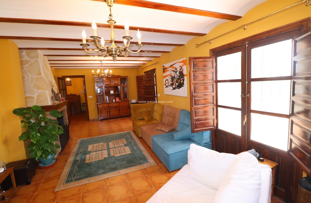 Resale - Cortijo -
Velez-Rubio