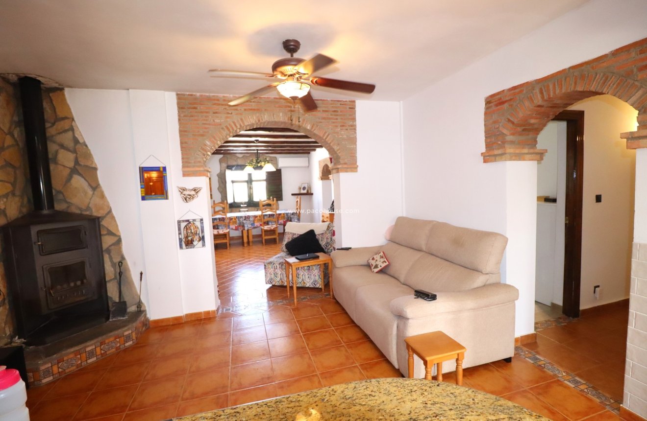 Resale - Cortijo -
Velez-Rubio