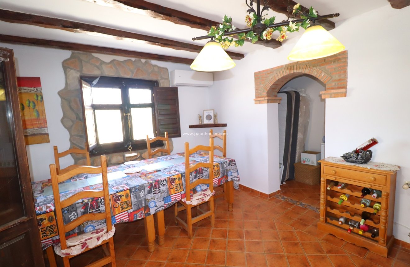 Resale - Cortijo -
Velez-Rubio