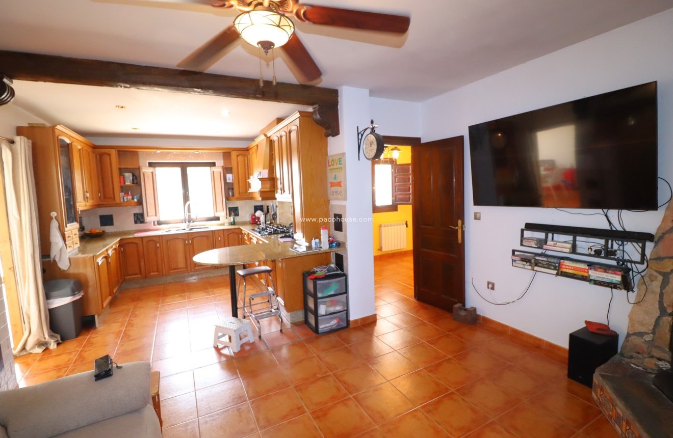 Resale - Cortijo -
Velez-Rubio