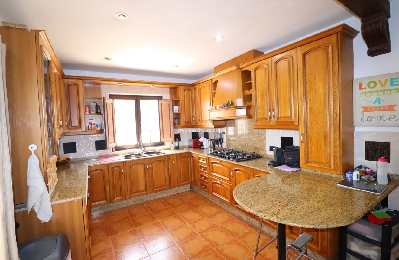 Resale - Cortijo -
Velez-Rubio