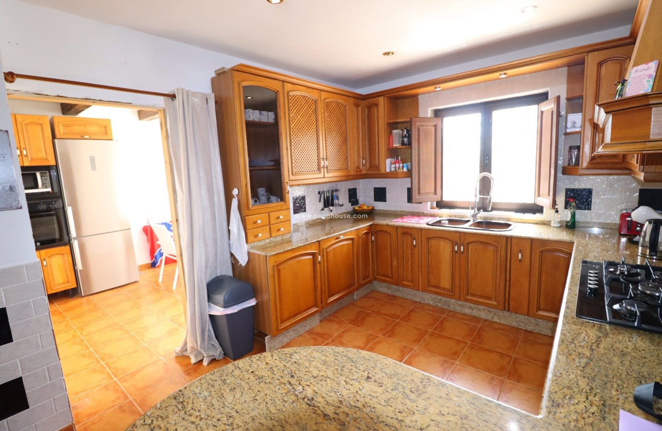 Resale - Cortijo -
Velez-Rubio