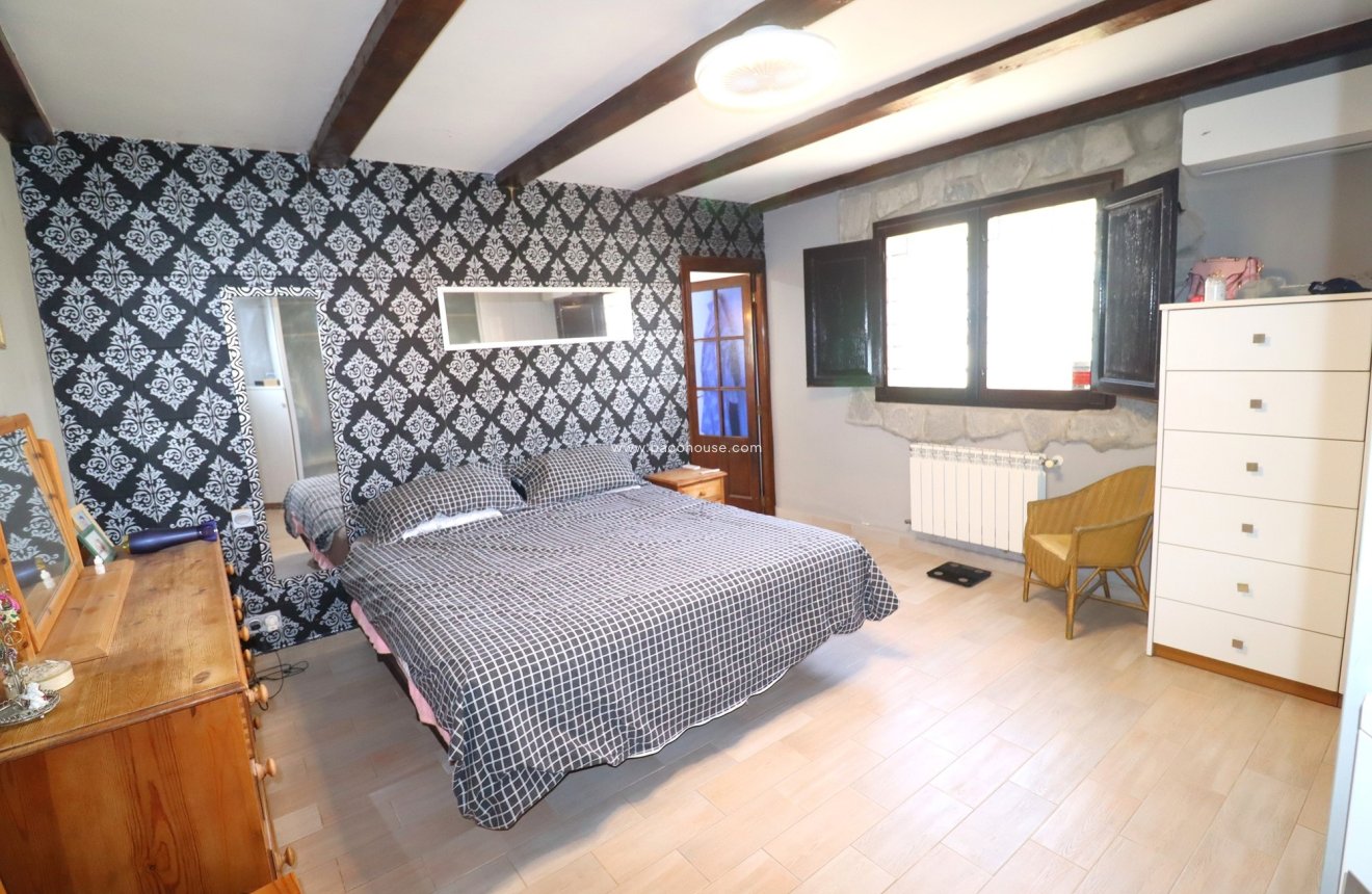 Resale - Cortijo -
Velez-Rubio