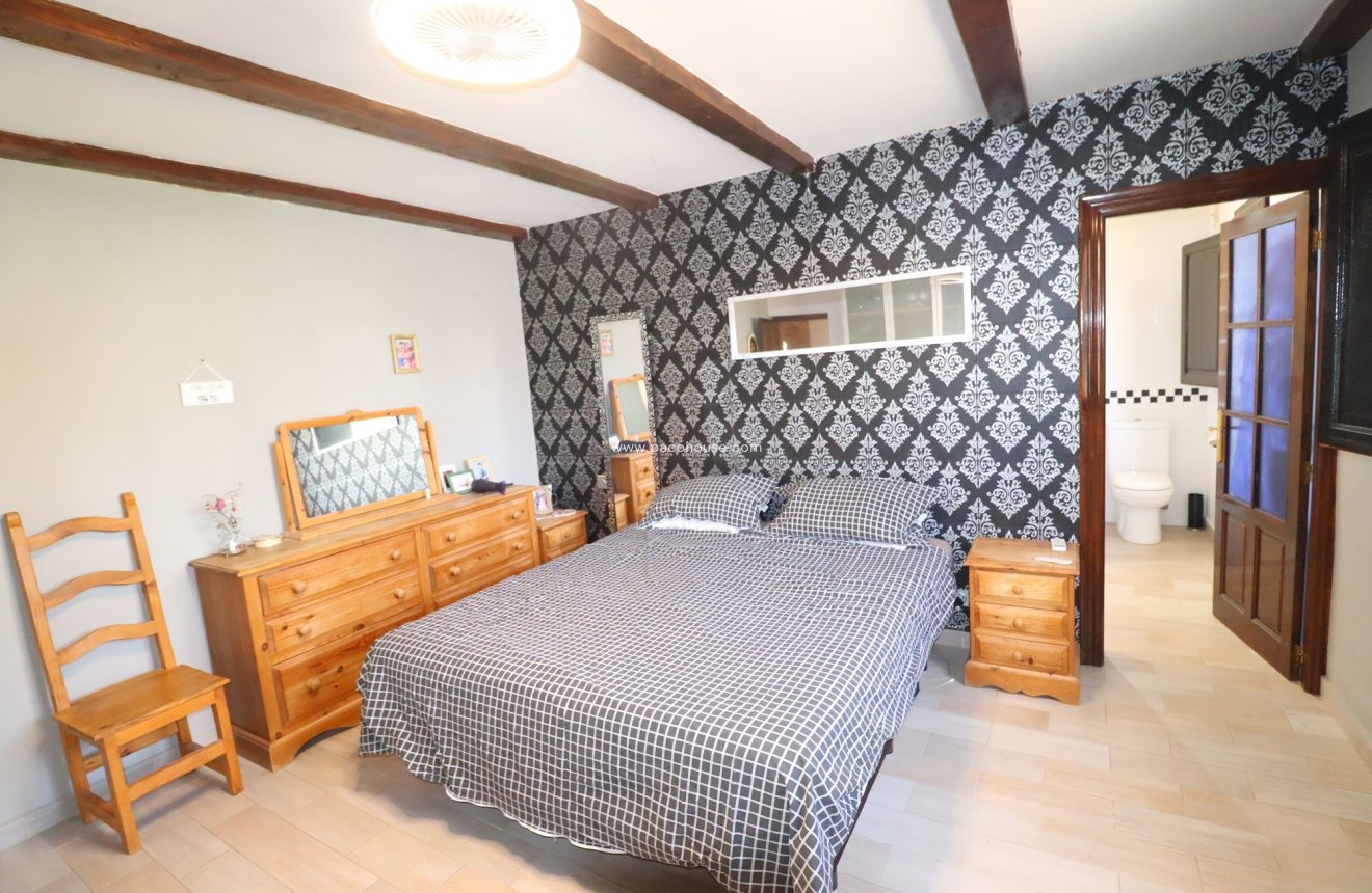 Resale - Cortijo -
Velez-Rubio