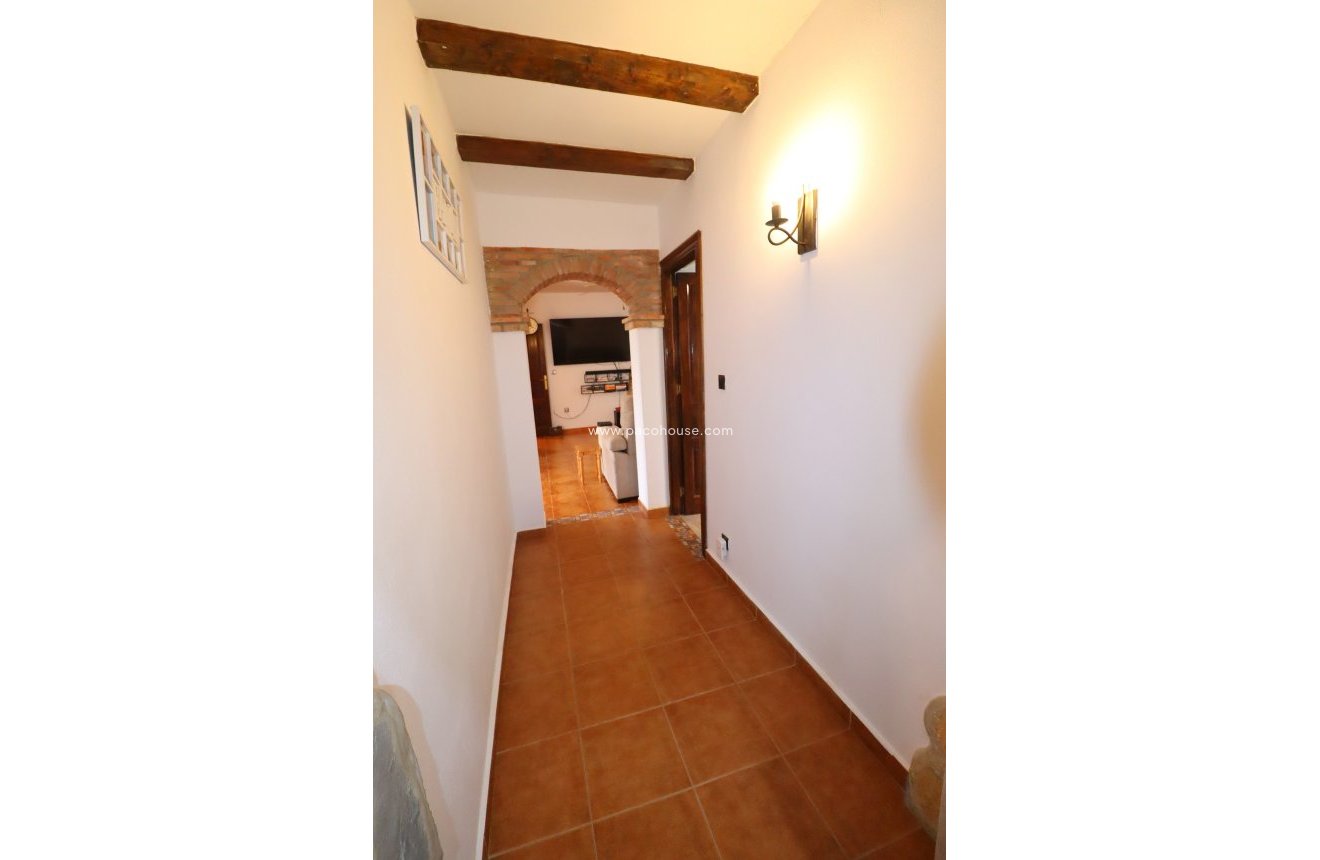 Resale - Cortijo -
Velez-Rubio