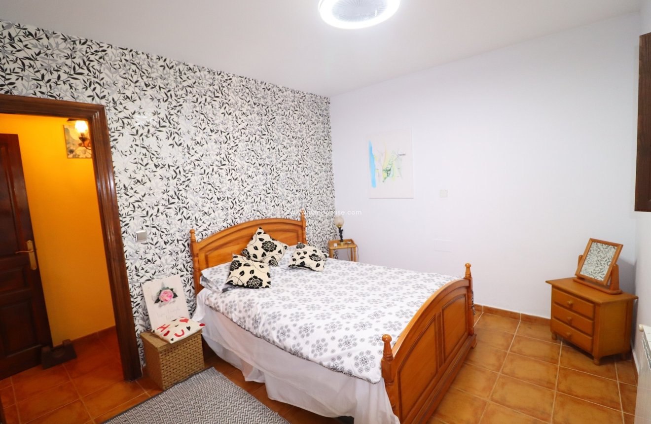 Resale - Cortijo -
Velez-Rubio