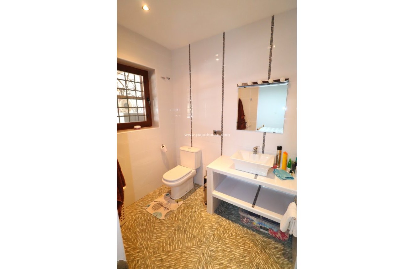 Resale - Cortijo -
Velez-Rubio