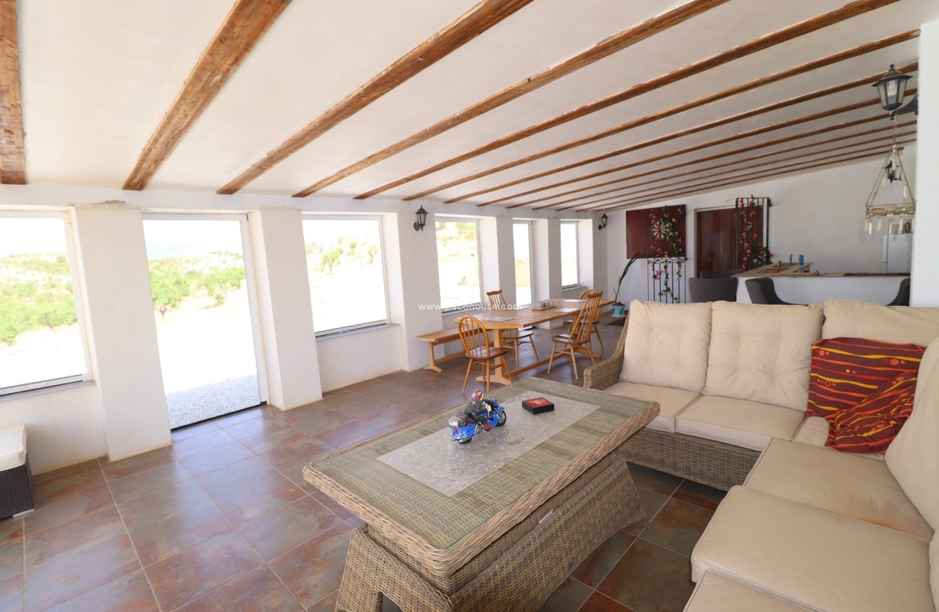 Resale - Cortijo -
Velez-Rubio