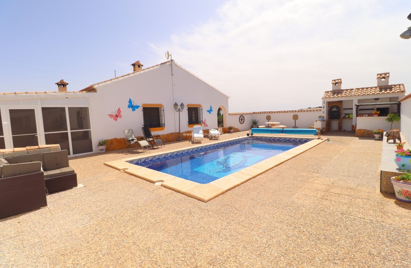 Resale - Cortijo -
Velez-Rubio