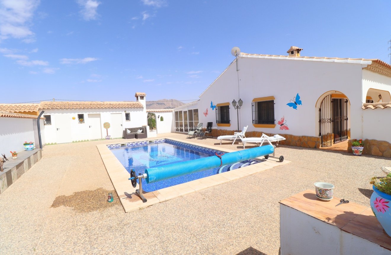 Resale - Cortijo -
Velez-Rubio