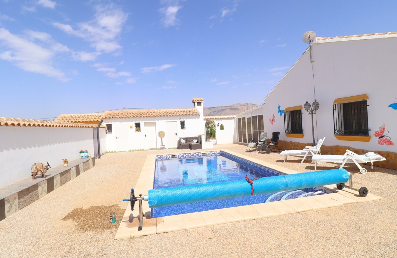 Resale - Cortijo -
Velez-Rubio