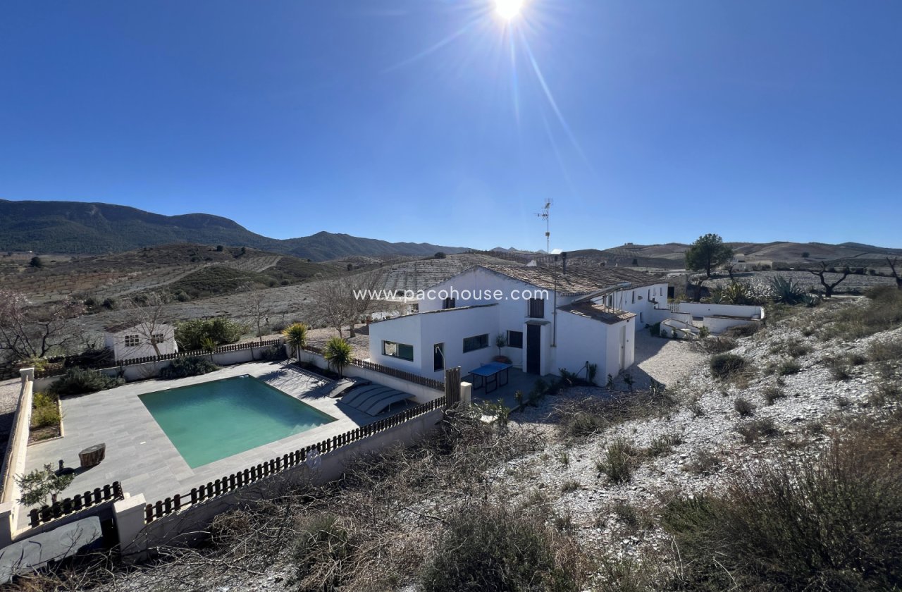 Resale - Cortijo -
Velez-Rubio