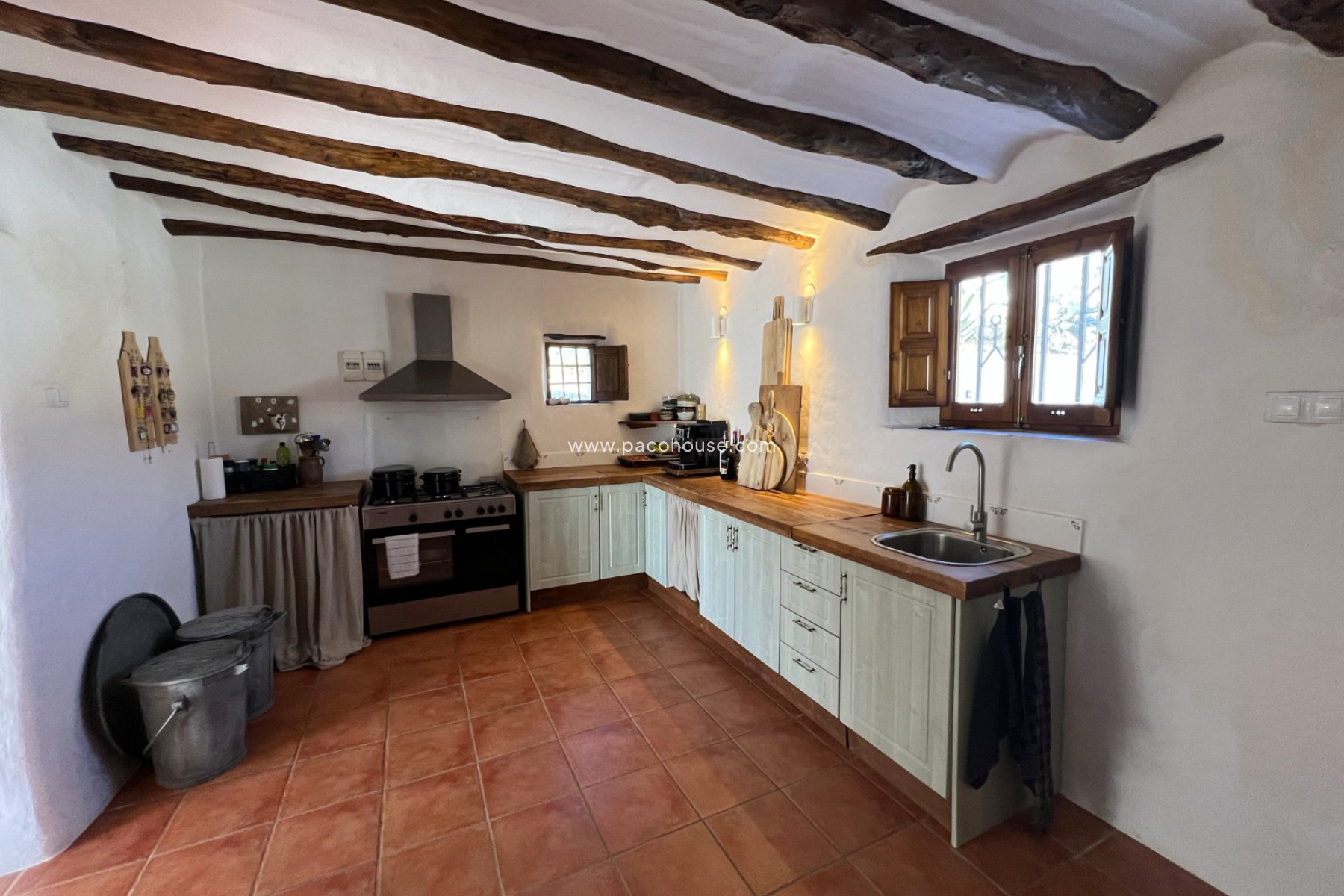 Resale - Cortijo -
Velez-Rubio