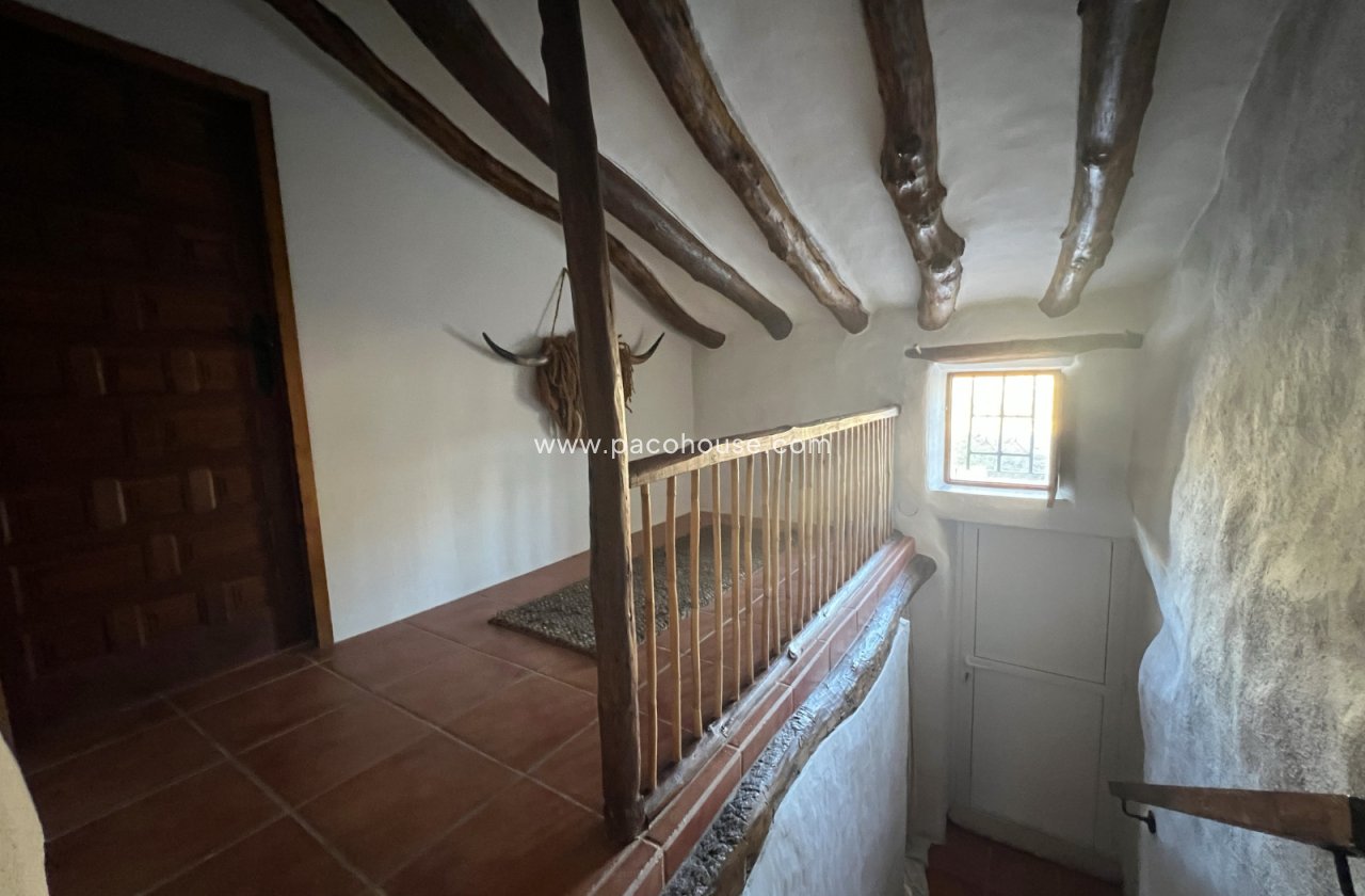 Resale - Cortijo -
Velez-Rubio