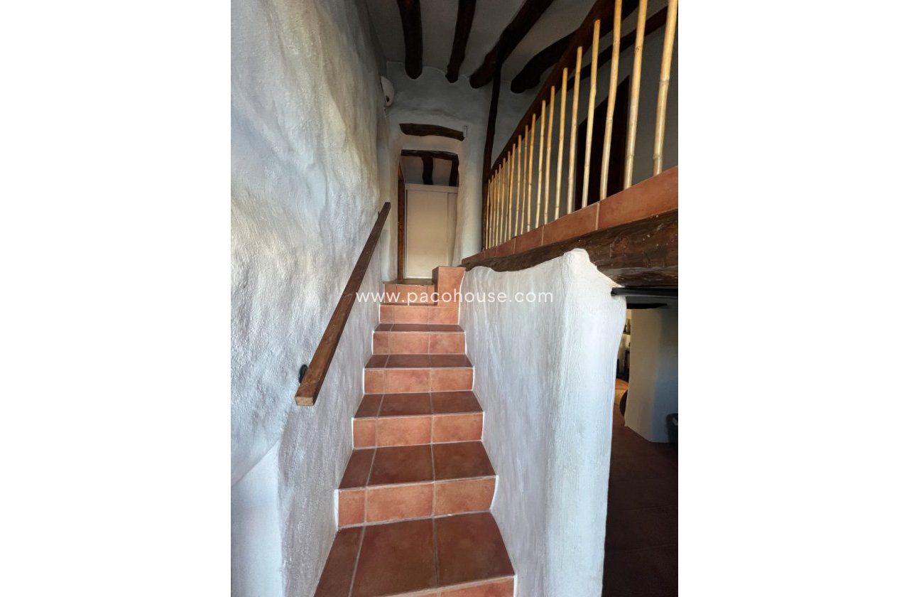 Resale - Cortijo -
Velez-Rubio