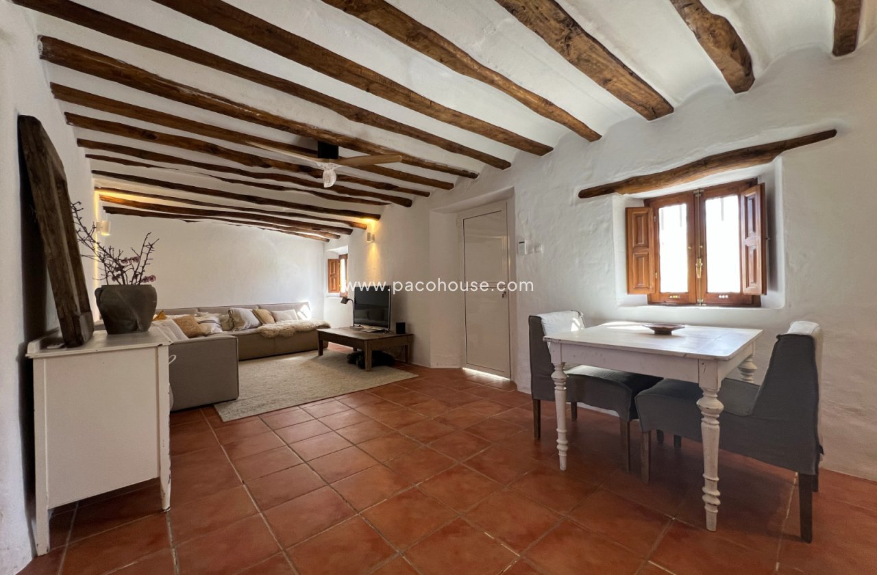 Resale - Cortijo -
Velez-Rubio