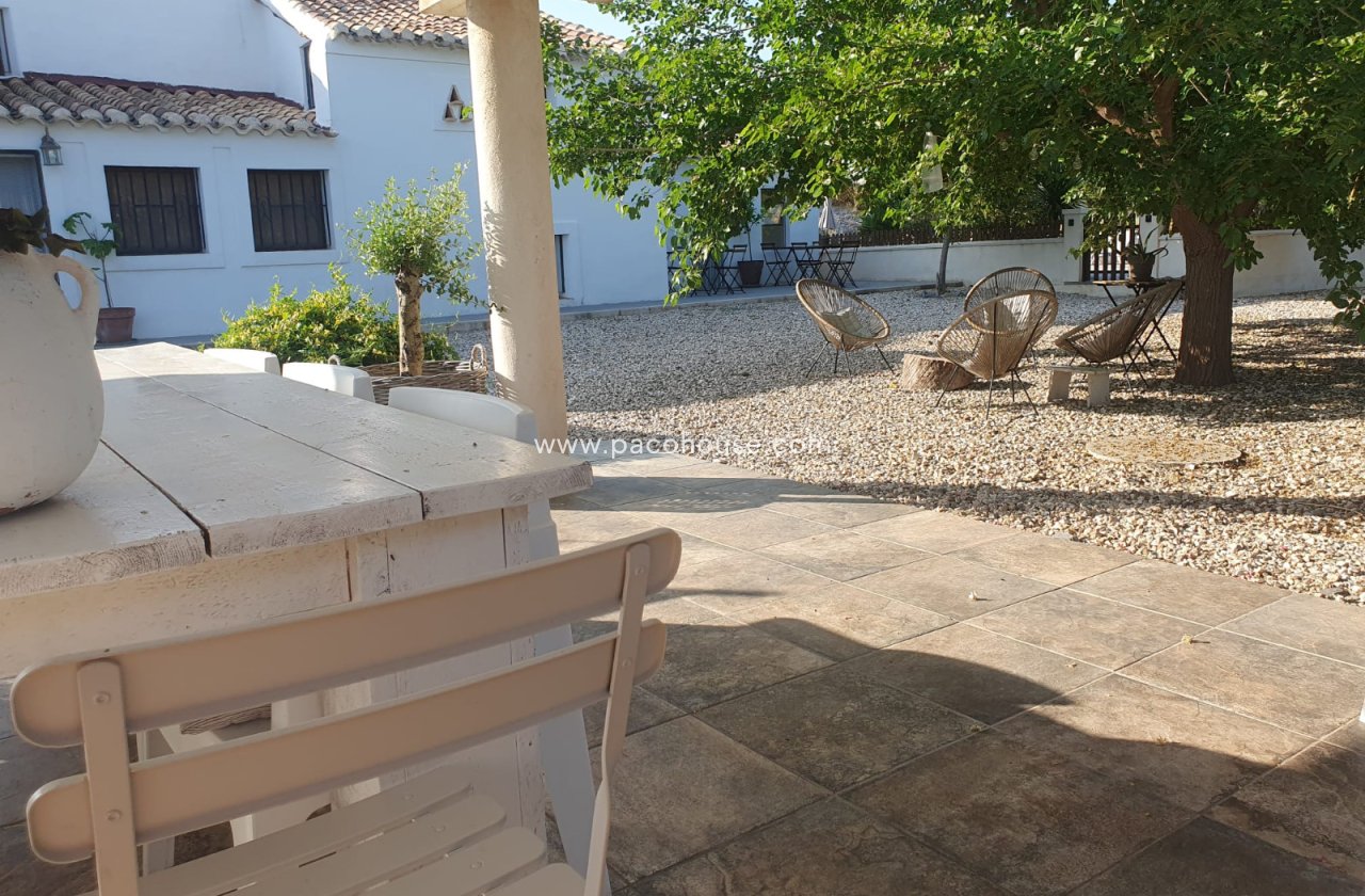 Resale - Cortijo -
Velez-Rubio