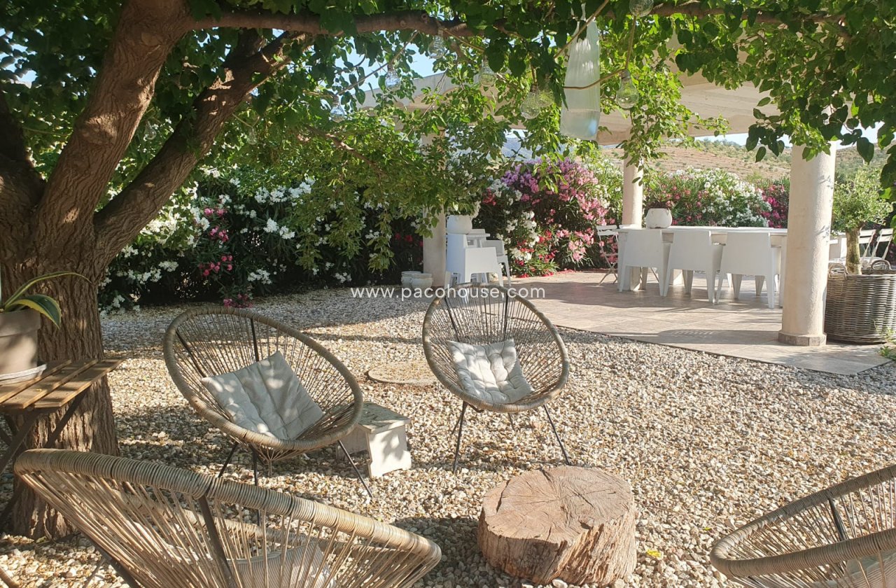 Resale - Cortijo -
Velez-Rubio