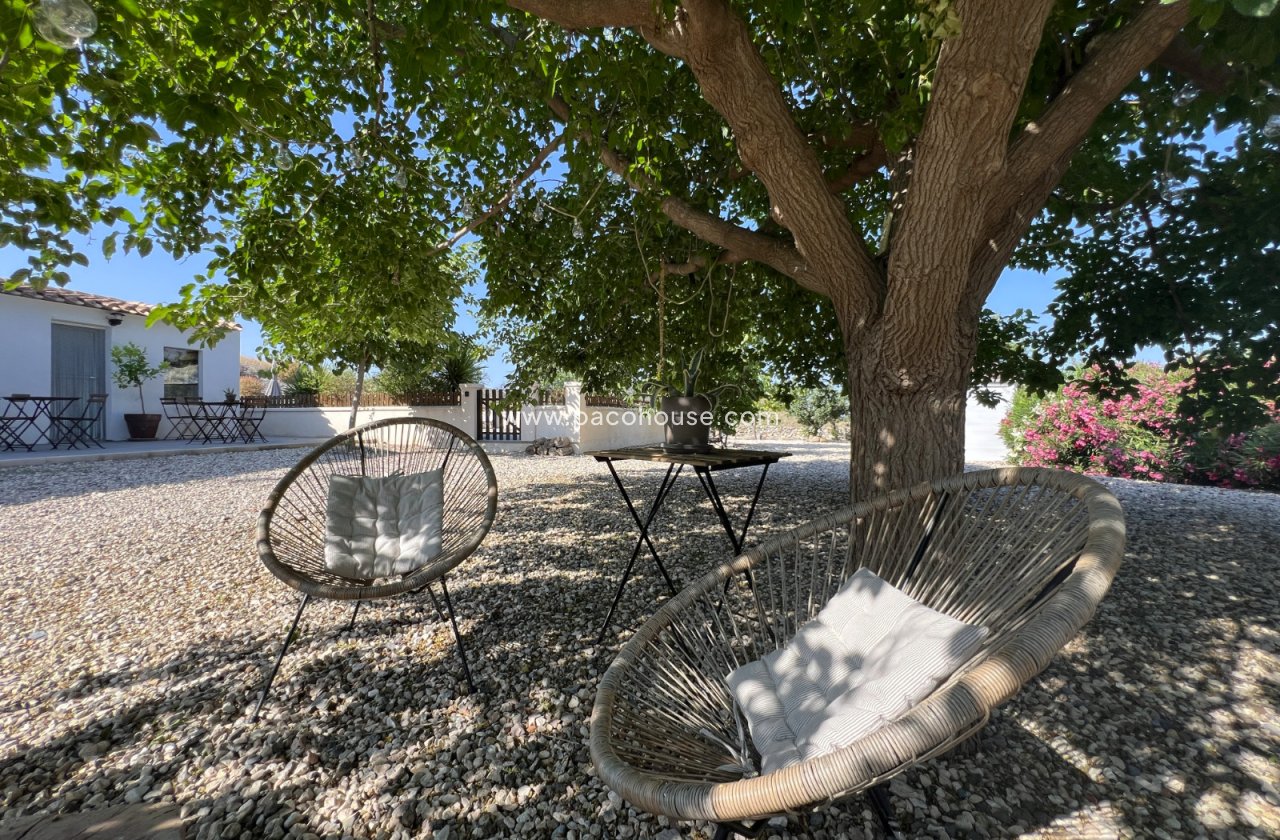 Resale - Cortijo -
Velez-Rubio