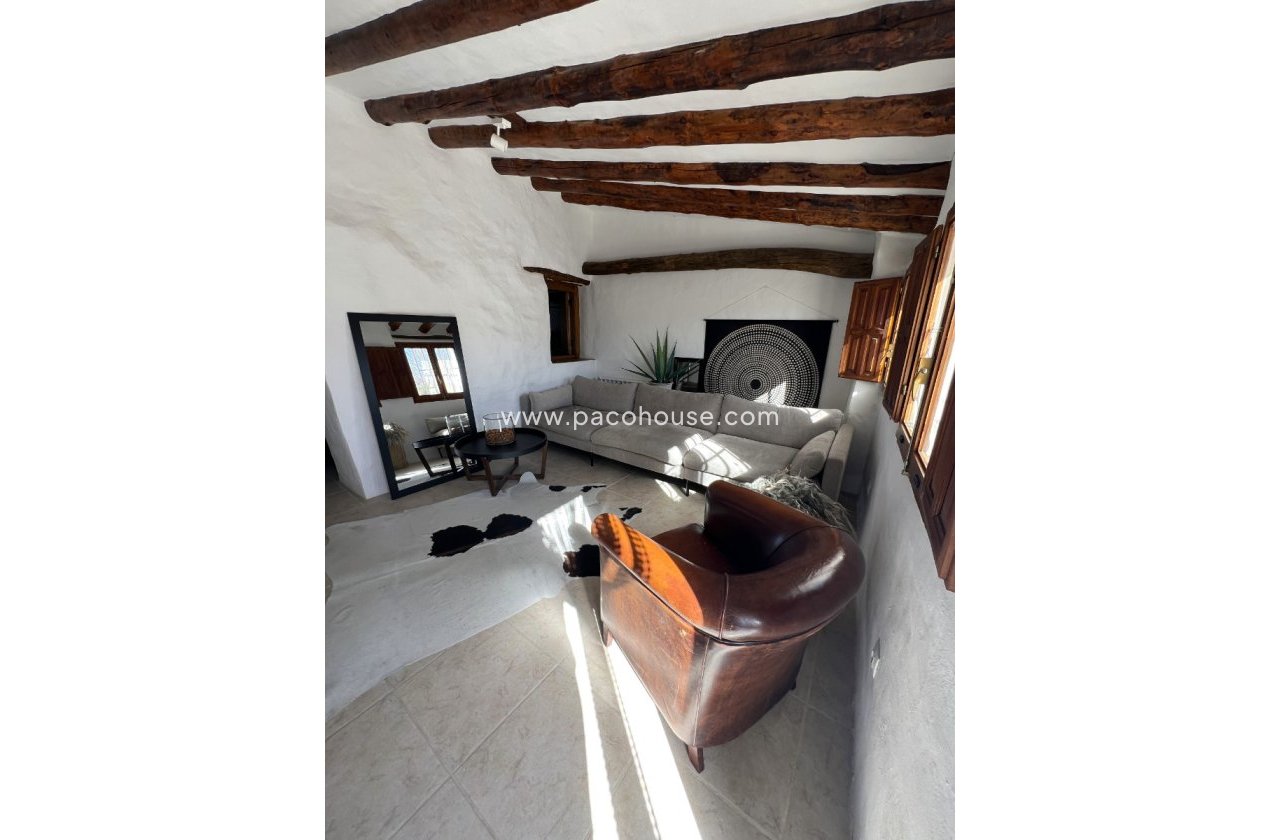 Resale - Cortijo -
Velez-Rubio