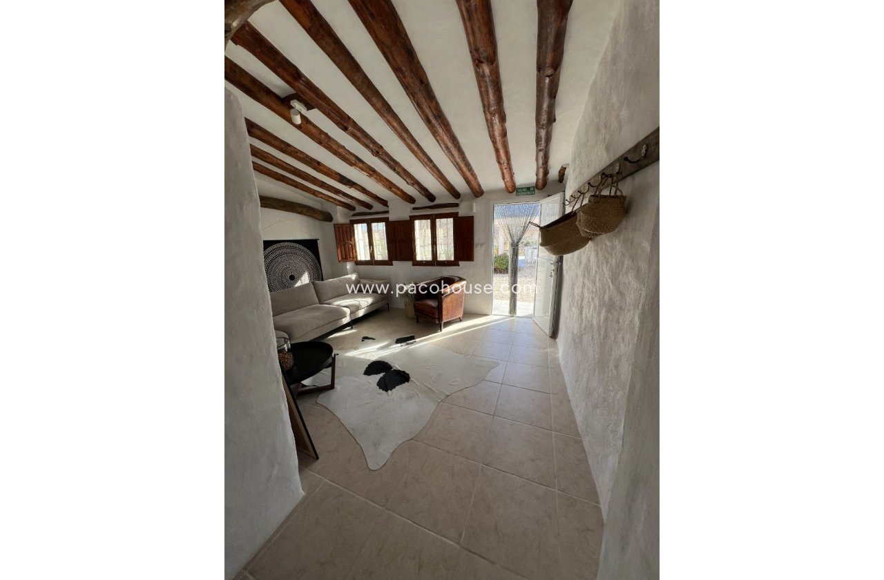 Resale - Cortijo -
Velez-Rubio