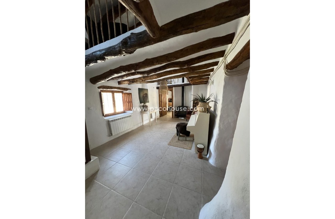 Resale - Cortijo -
Velez-Rubio