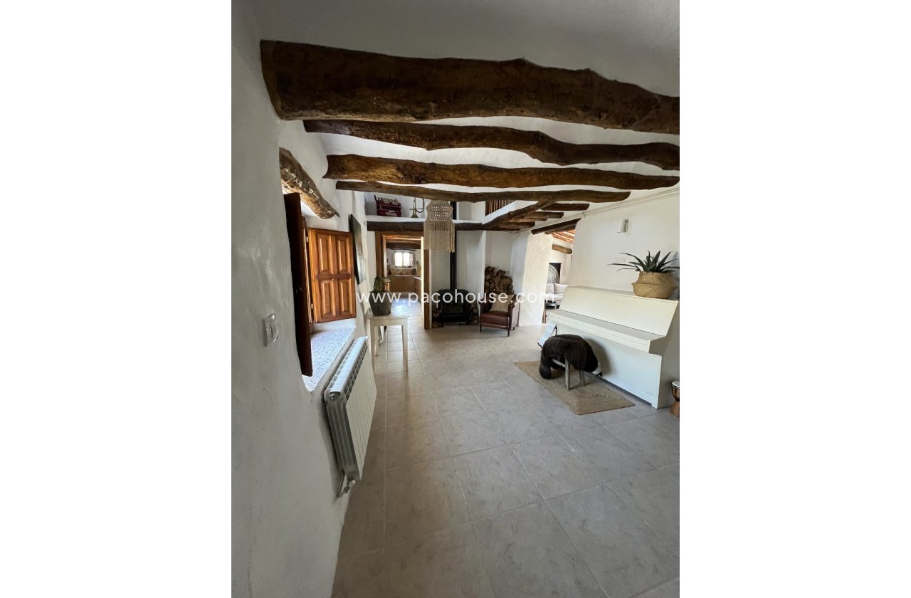 Resale - Cortijo -
Velez-Rubio