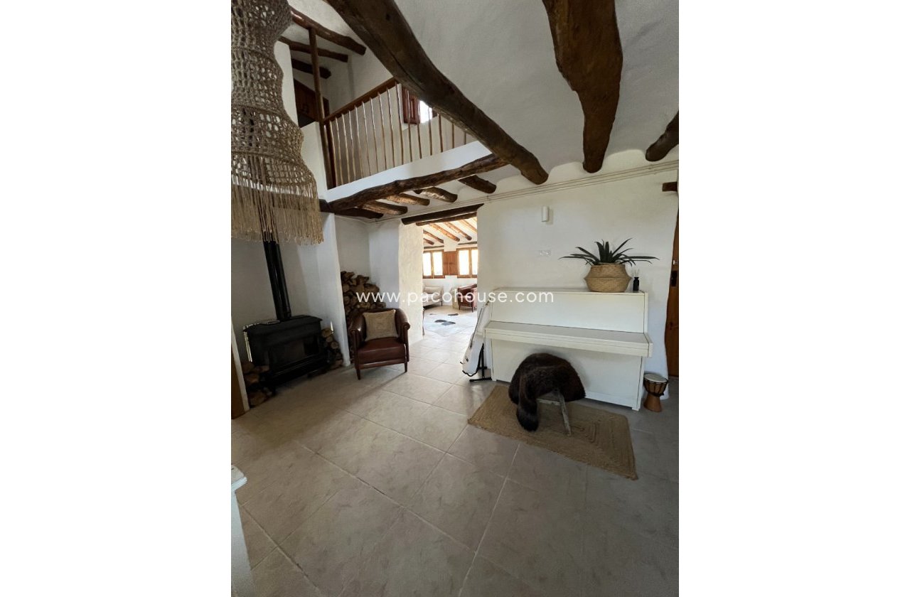 Resale - Cortijo -
Velez-Rubio