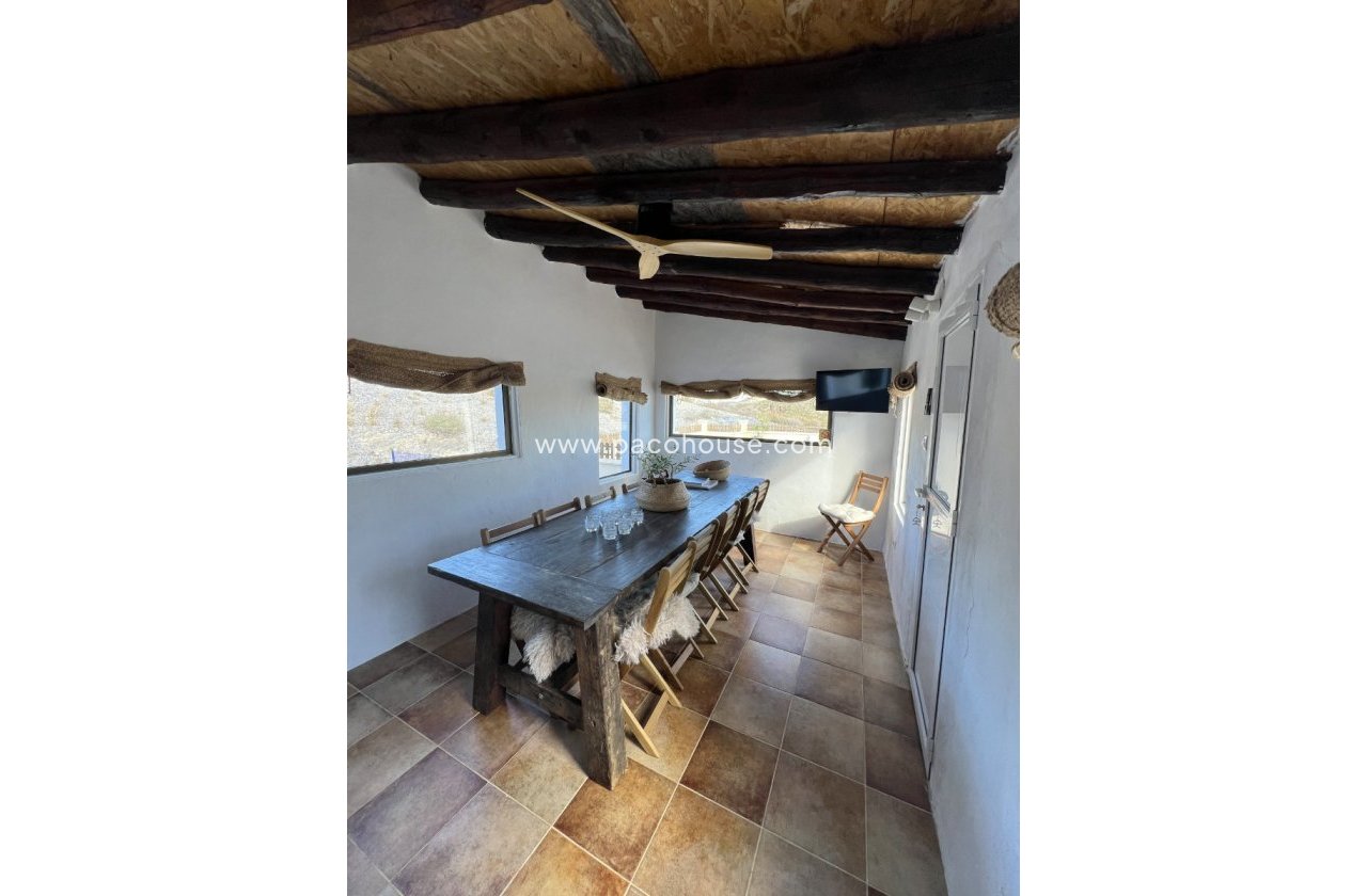 Resale - Cortijo -
Velez-Rubio