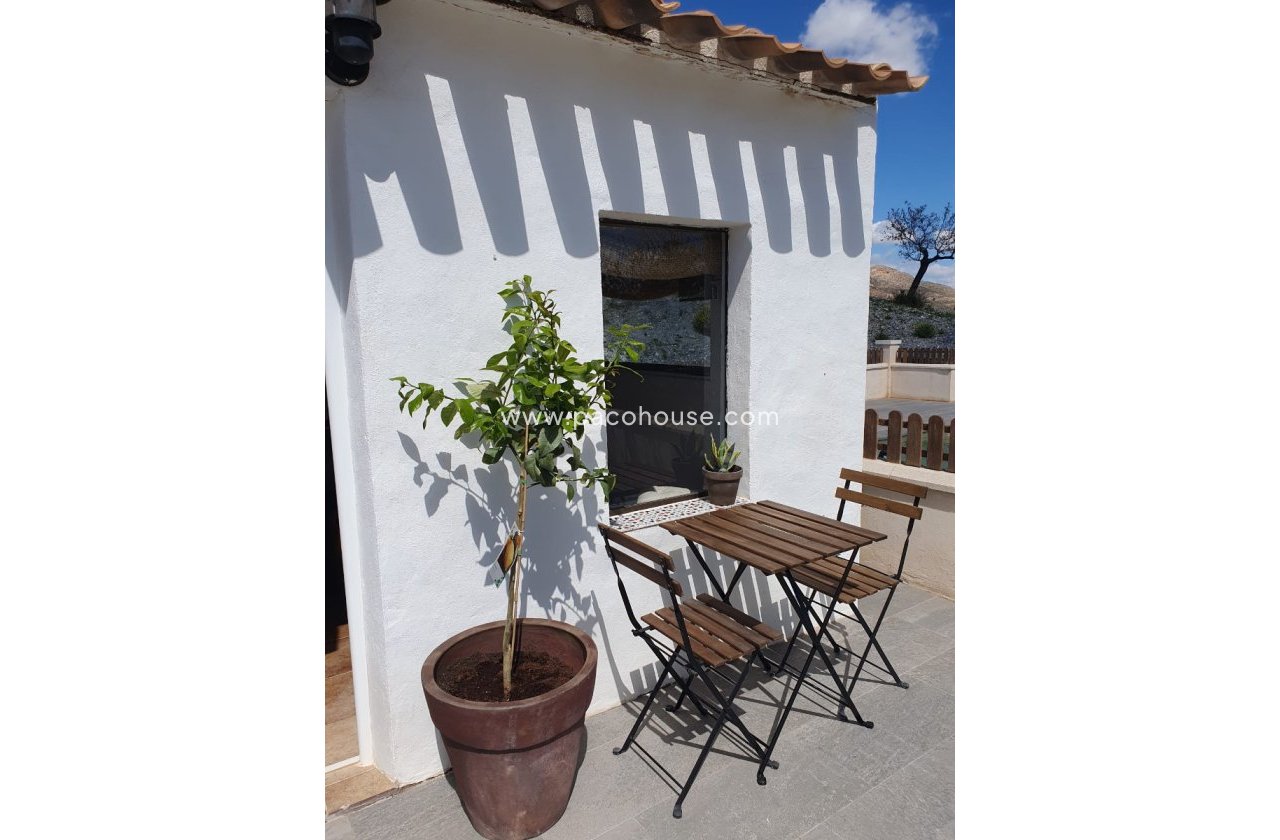 Resale - Cortijo -
Velez-Rubio