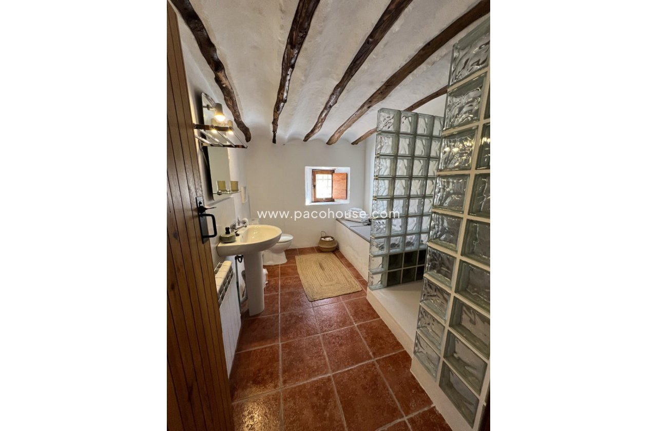 Resale - Cortijo -
Velez-Rubio