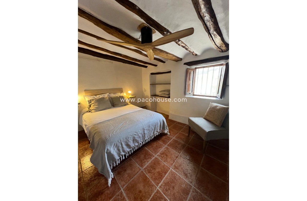 Resale - Cortijo -
Velez-Rubio