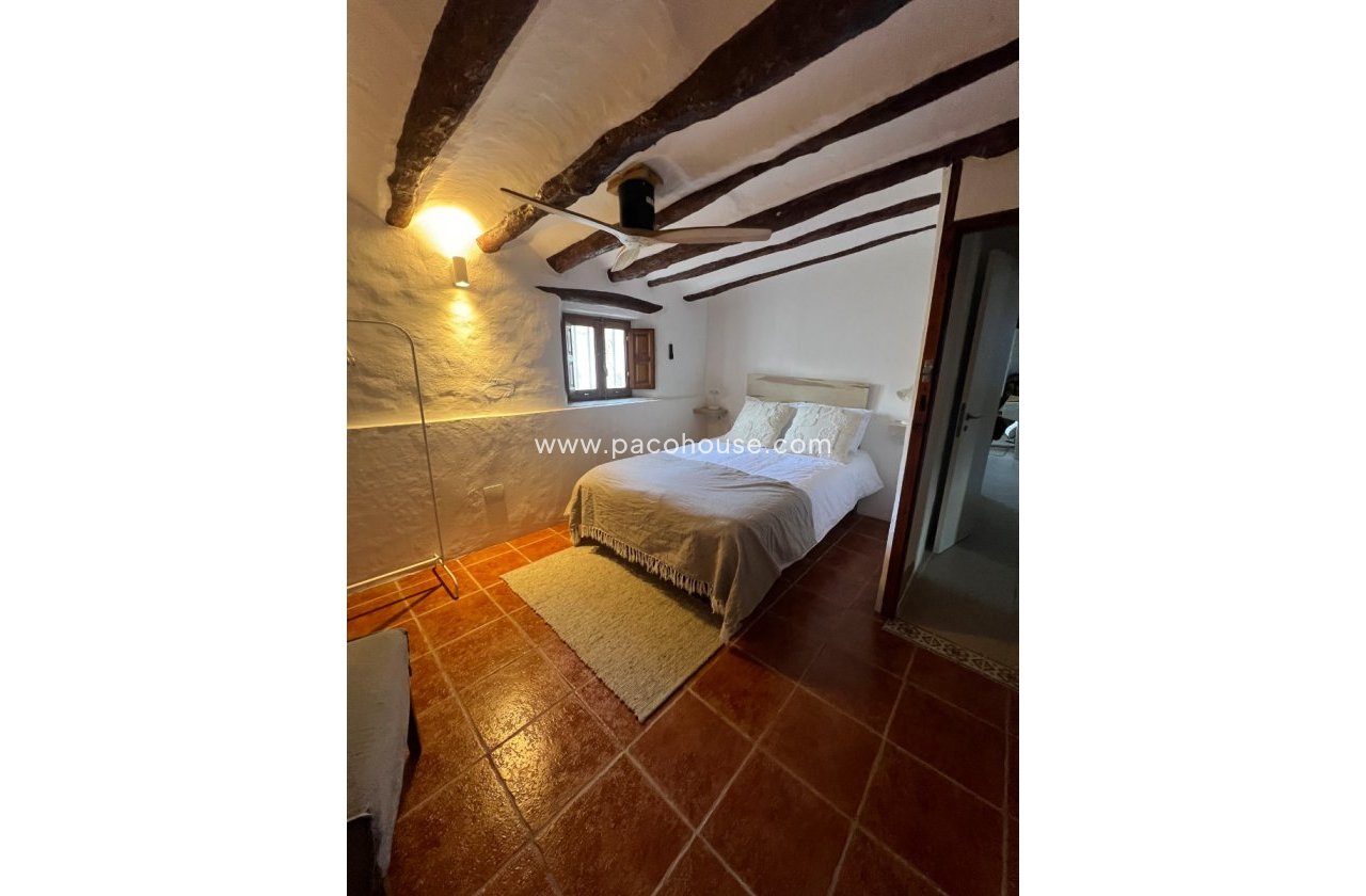 Resale - Cortijo -
Velez-Rubio