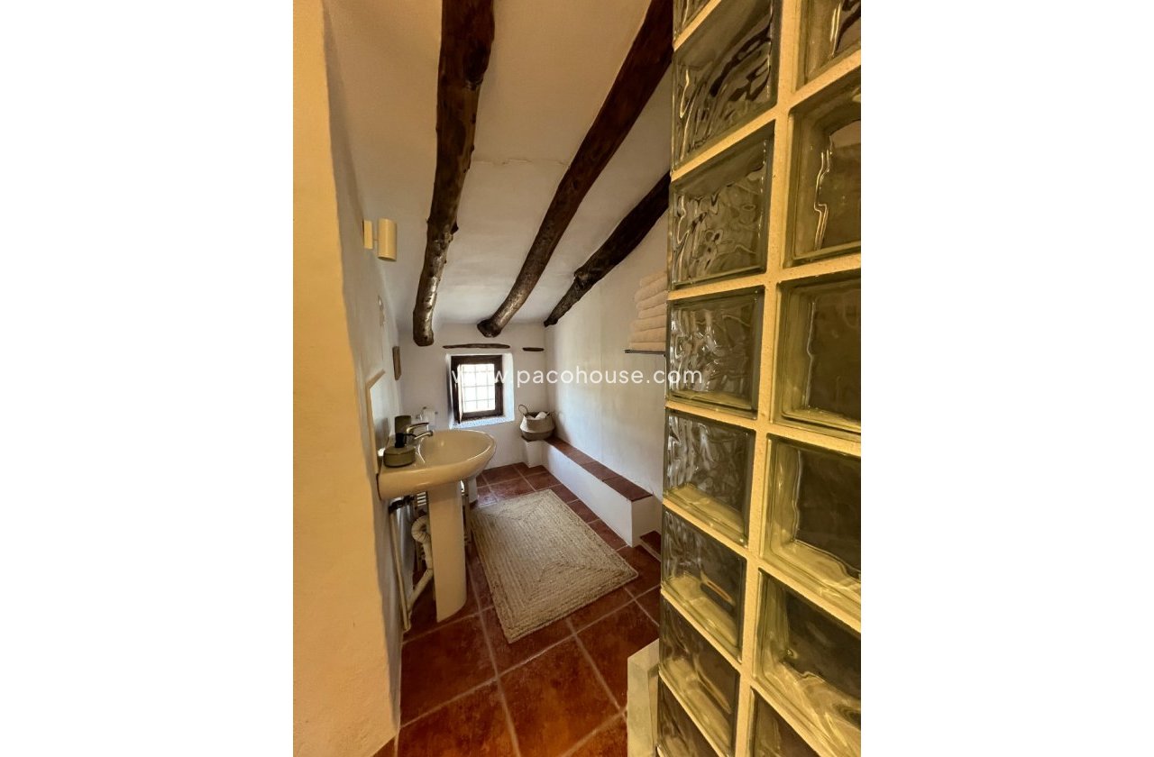 Resale - Cortijo -
Velez-Rubio