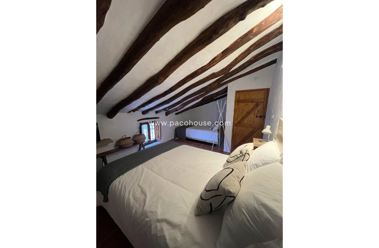 Resale - Cortijo -
Velez-Rubio