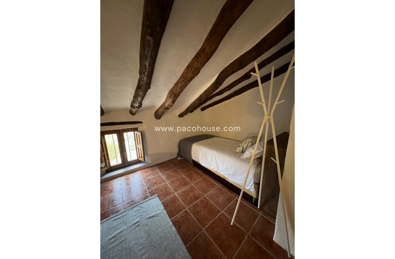 Resale - Cortijo -
Velez-Rubio