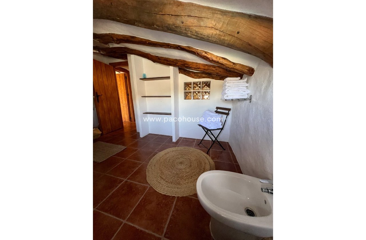 Resale - Cortijo -
Velez-Rubio