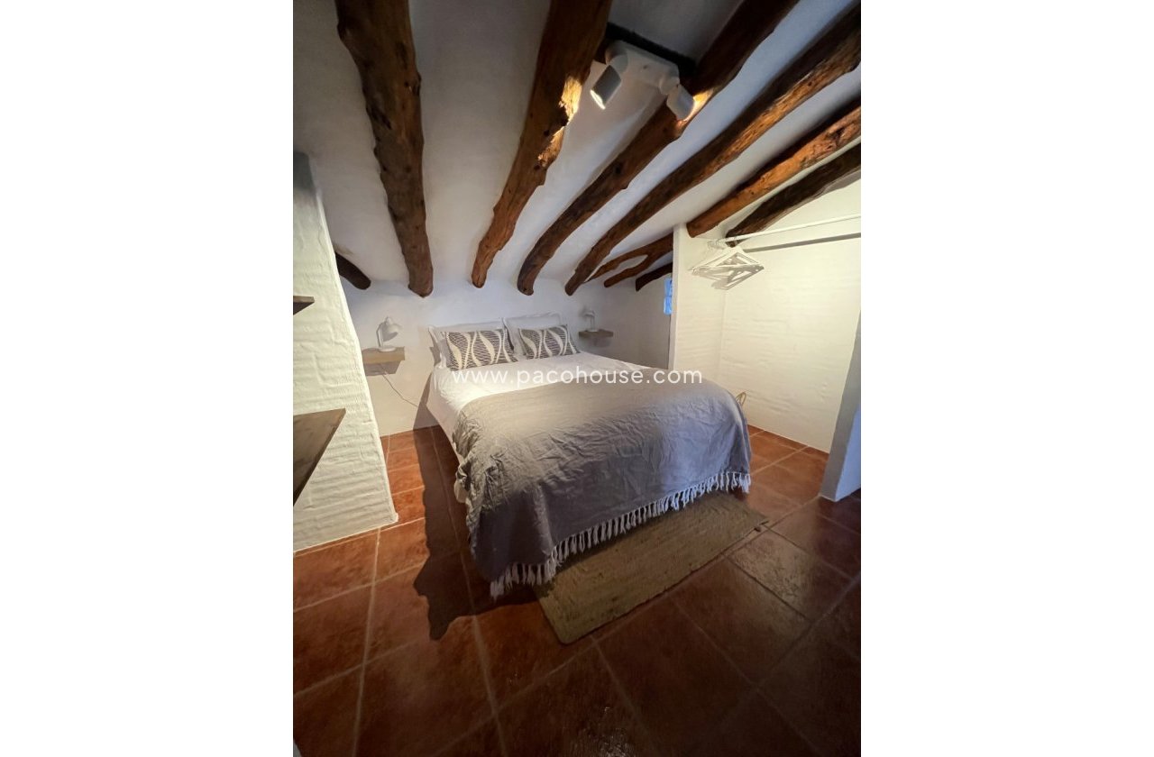 Resale - Cortijo -
Velez-Rubio