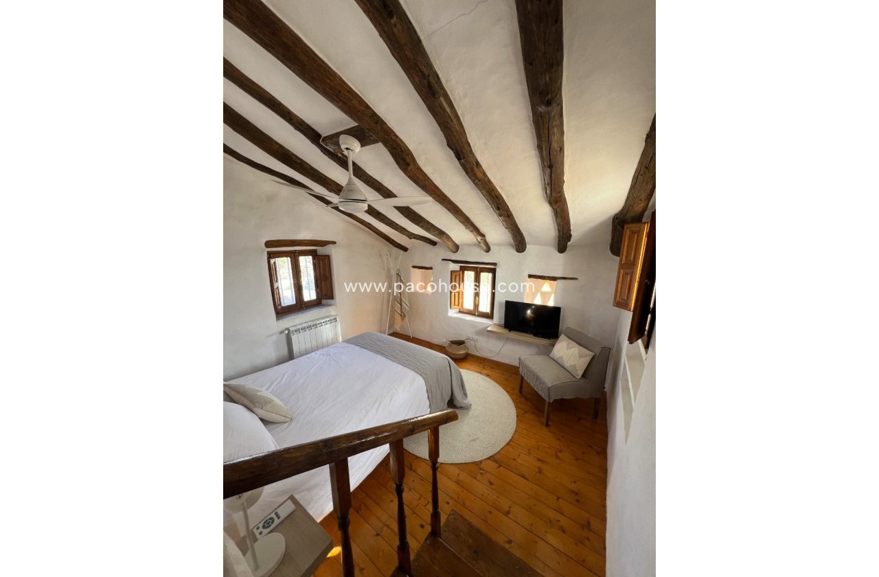 Resale - Cortijo -
Velez-Rubio