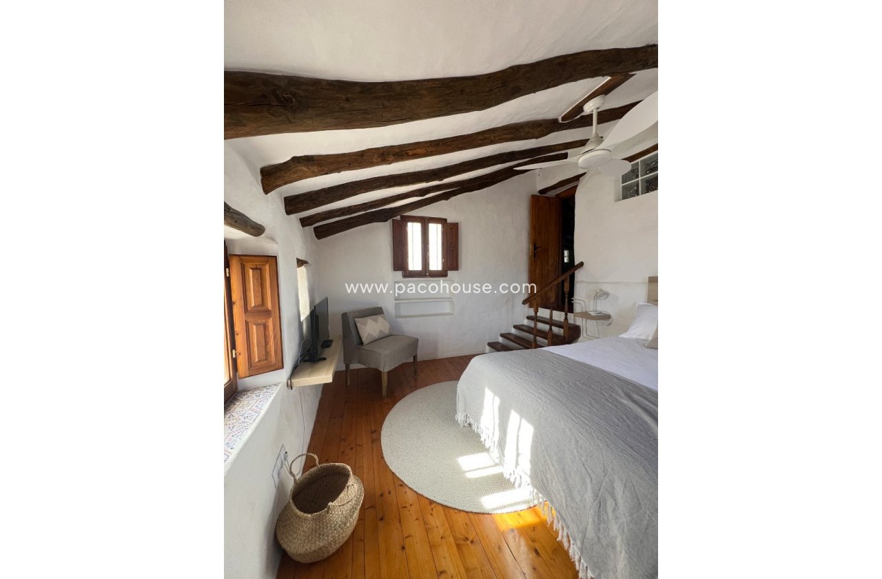 Resale - Cortijo -
Velez-Rubio