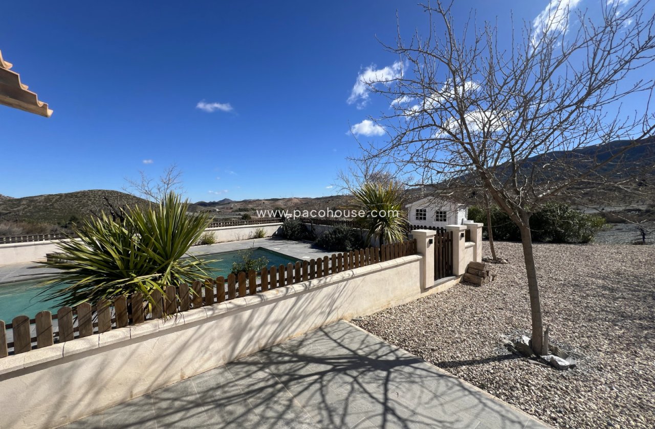 Resale - Cortijo -
Velez-Rubio