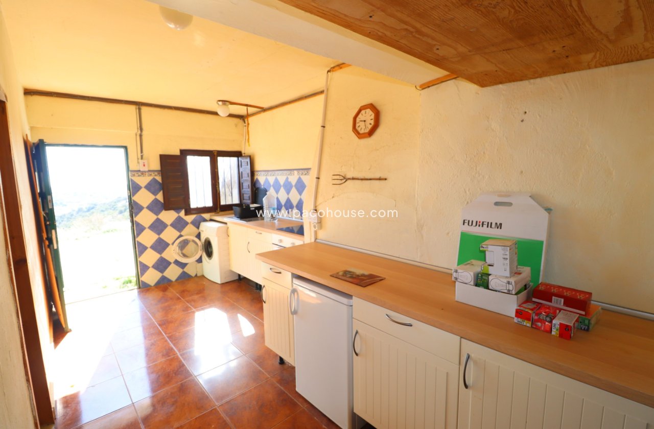 Resale - Cortijo -
Velez-Rubio