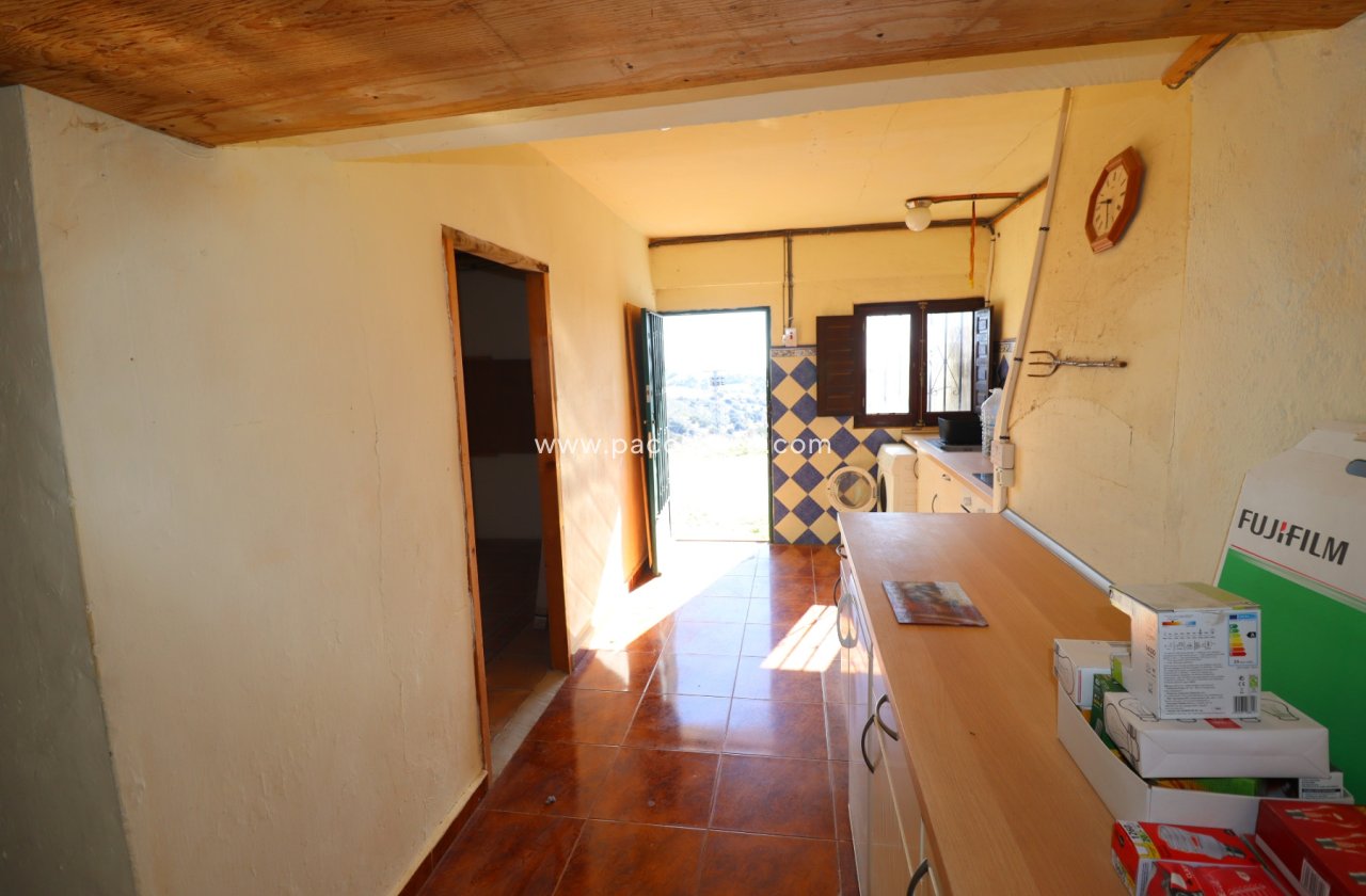 Resale - Cortijo -
Velez-Rubio