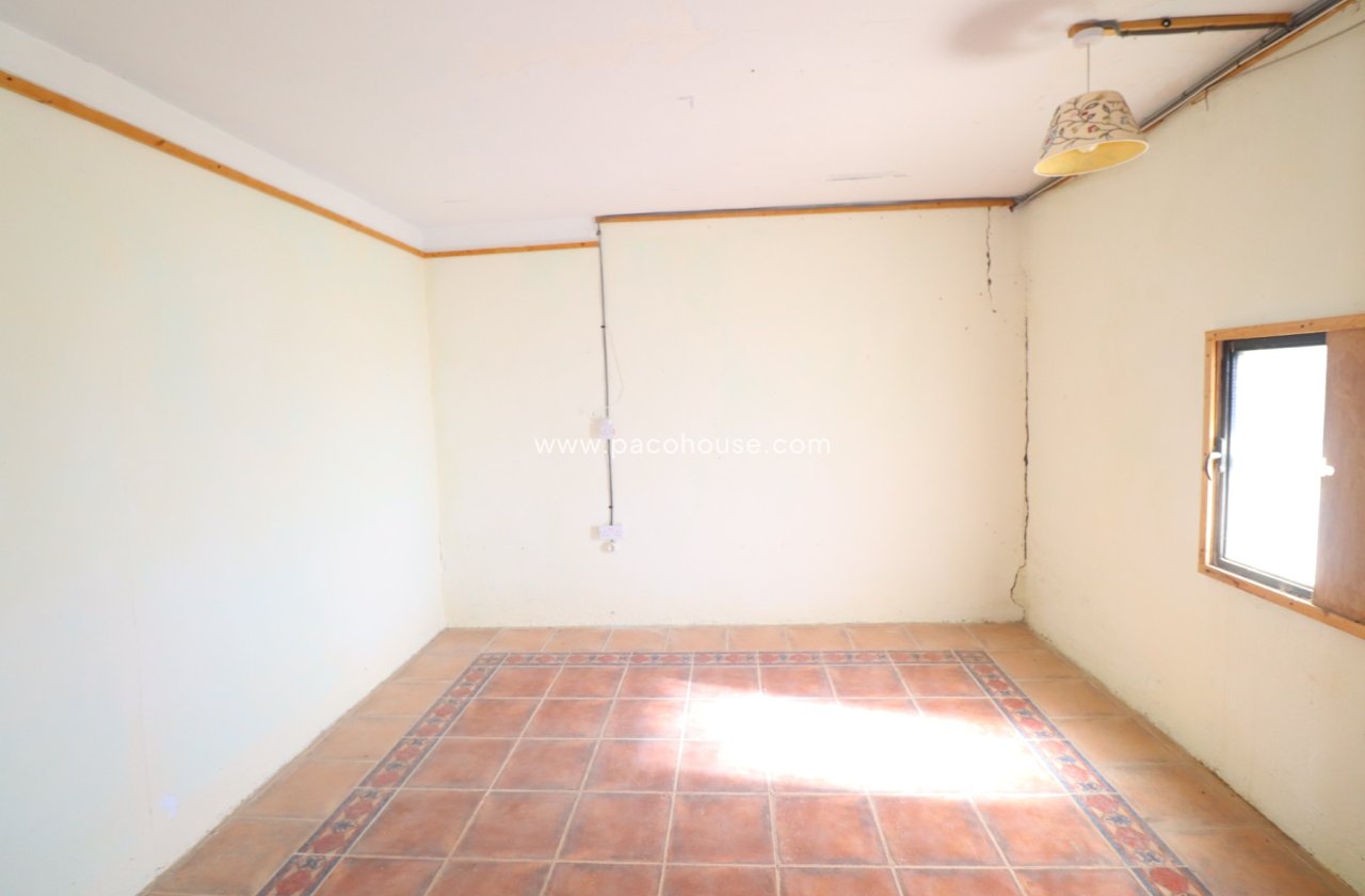 Resale - Cortijo -
Velez-Rubio