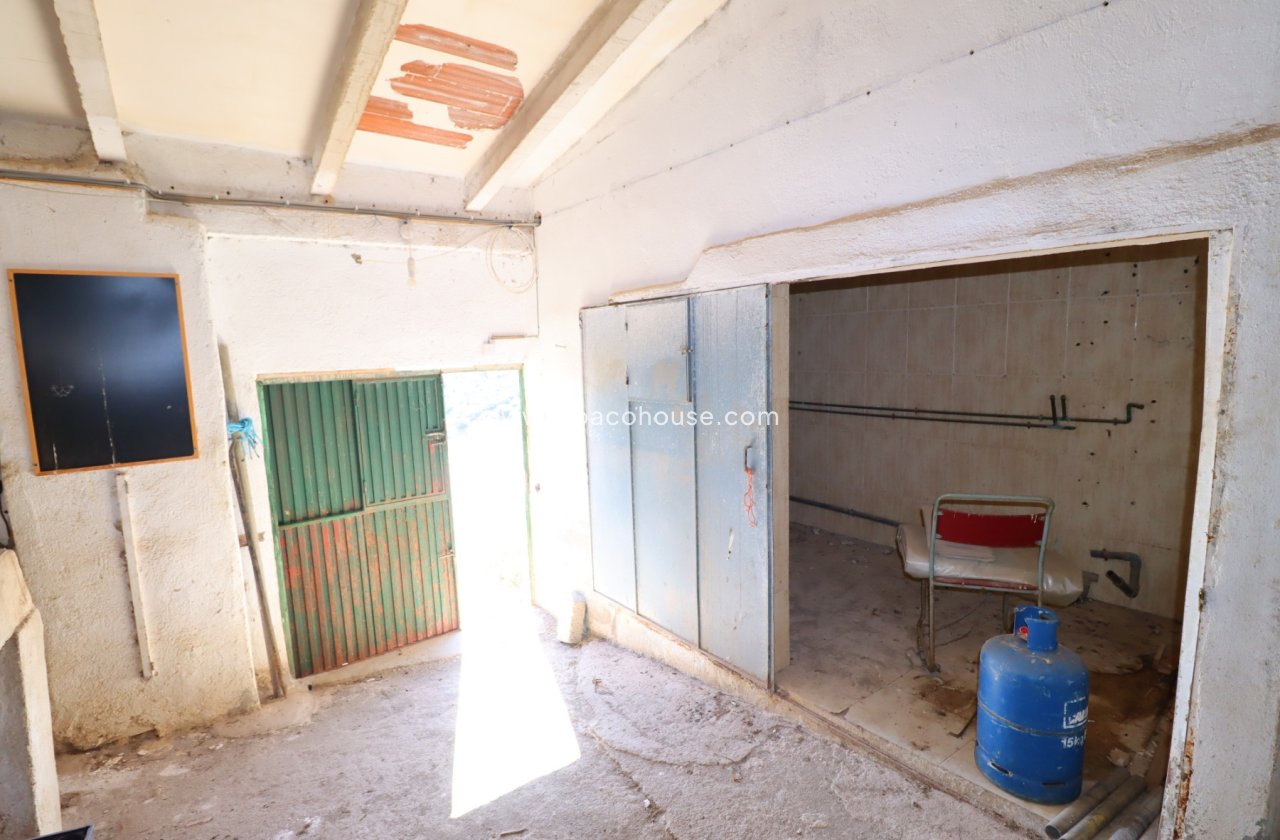 Resale - Cortijo -
Velez-Rubio